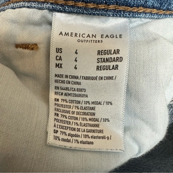 American Eagle Stretch Mom Jean Denim Size 4 Casual Straight Leg High Rise - Picture 8 of 9